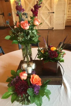 Wedding flowers: beyond the bouquets and boutonnieres 
