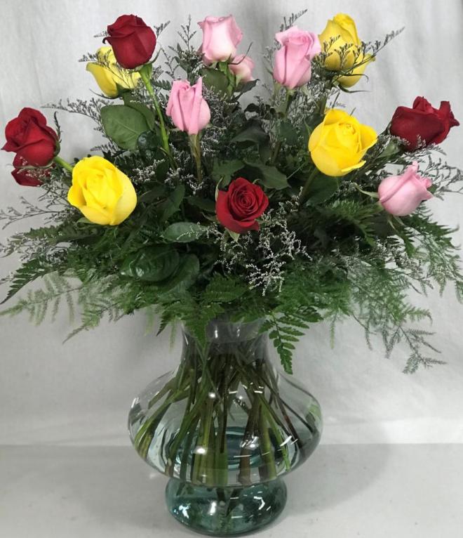 12 mixed roses in high end vase | Lilygrass